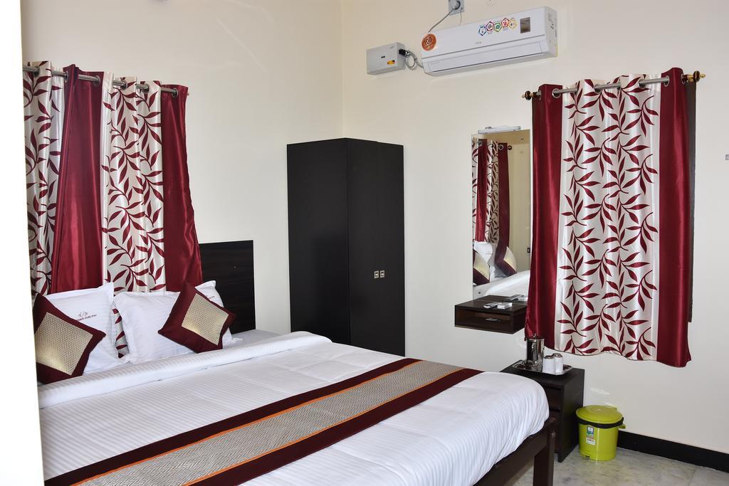 Barnabas Homestay Thanjavur Buitenkant foto