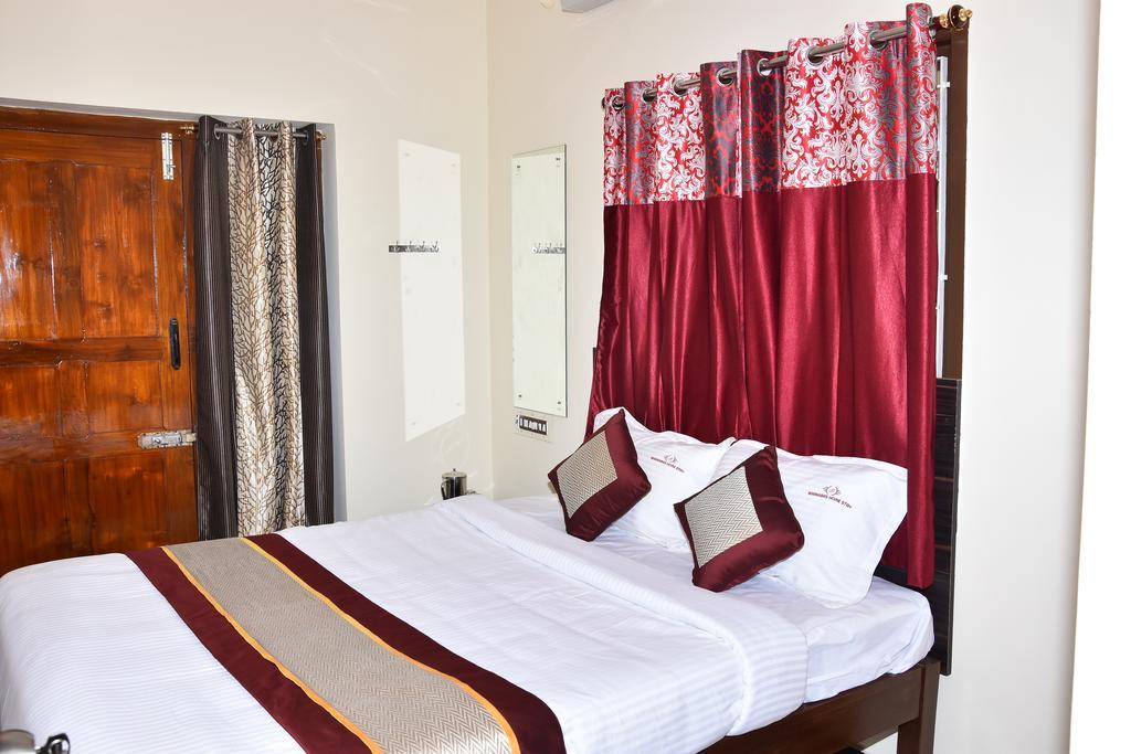 Barnabas Homestay Thanjavur Buitenkant foto