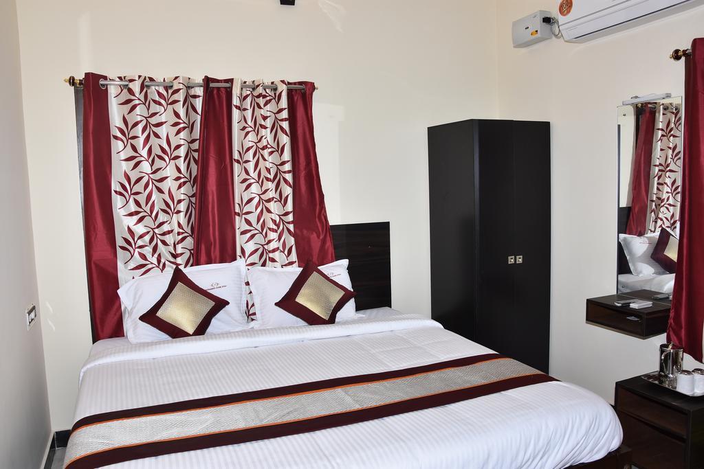 Barnabas Homestay Thanjavur Buitenkant foto