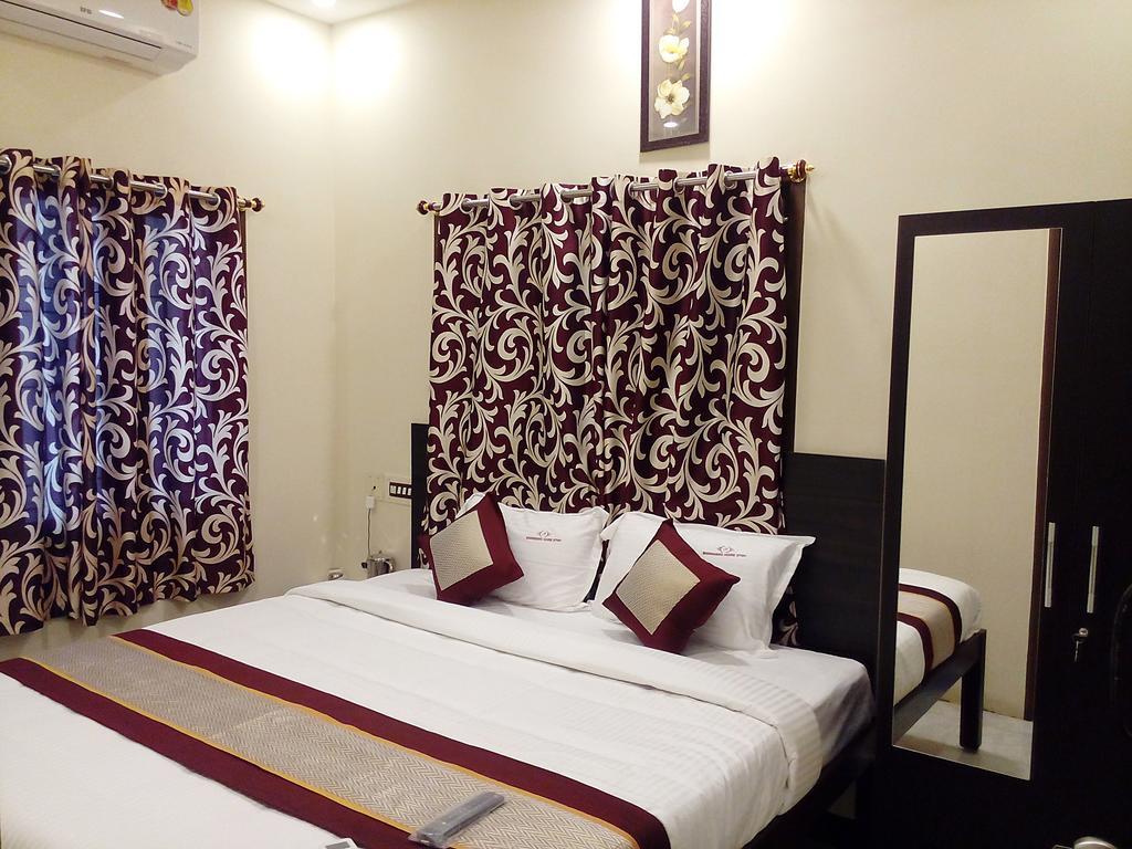 Barnabas Homestay Thanjavur Buitenkant foto