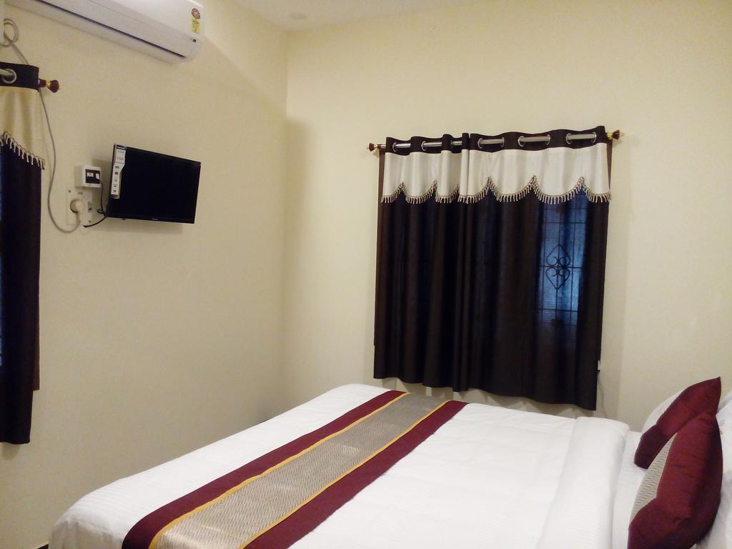 Barnabas Homestay Thanjavur Buitenkant foto