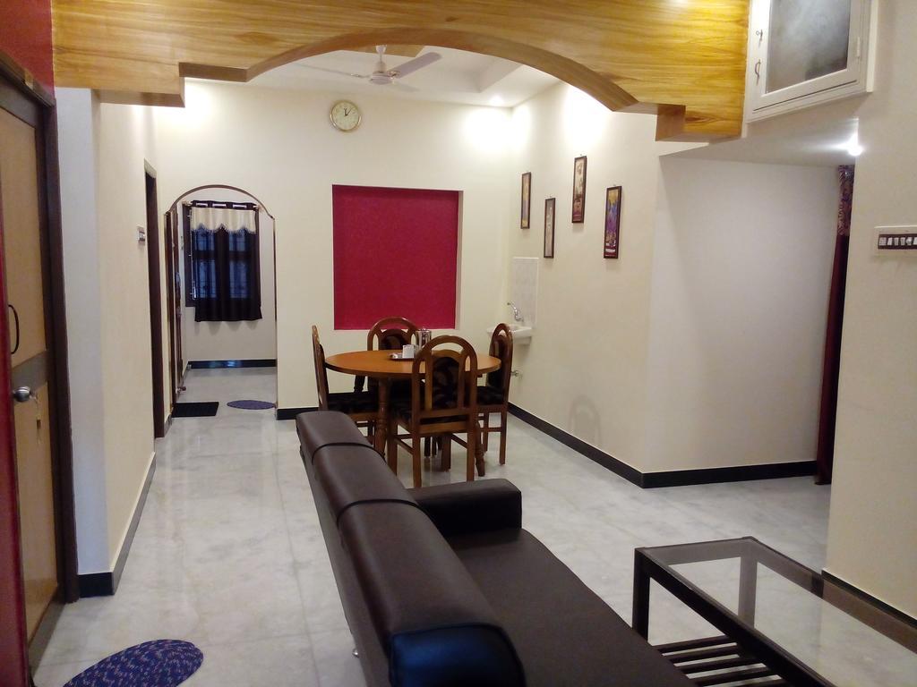 Barnabas Homestay Thanjavur Buitenkant foto