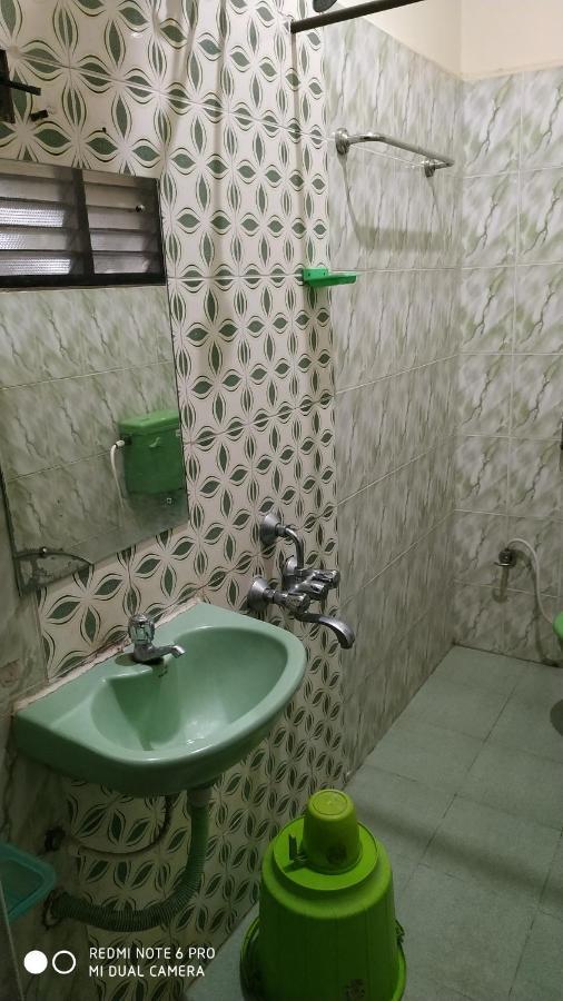 Barnabas Homestay Thanjavur Buitenkant foto
